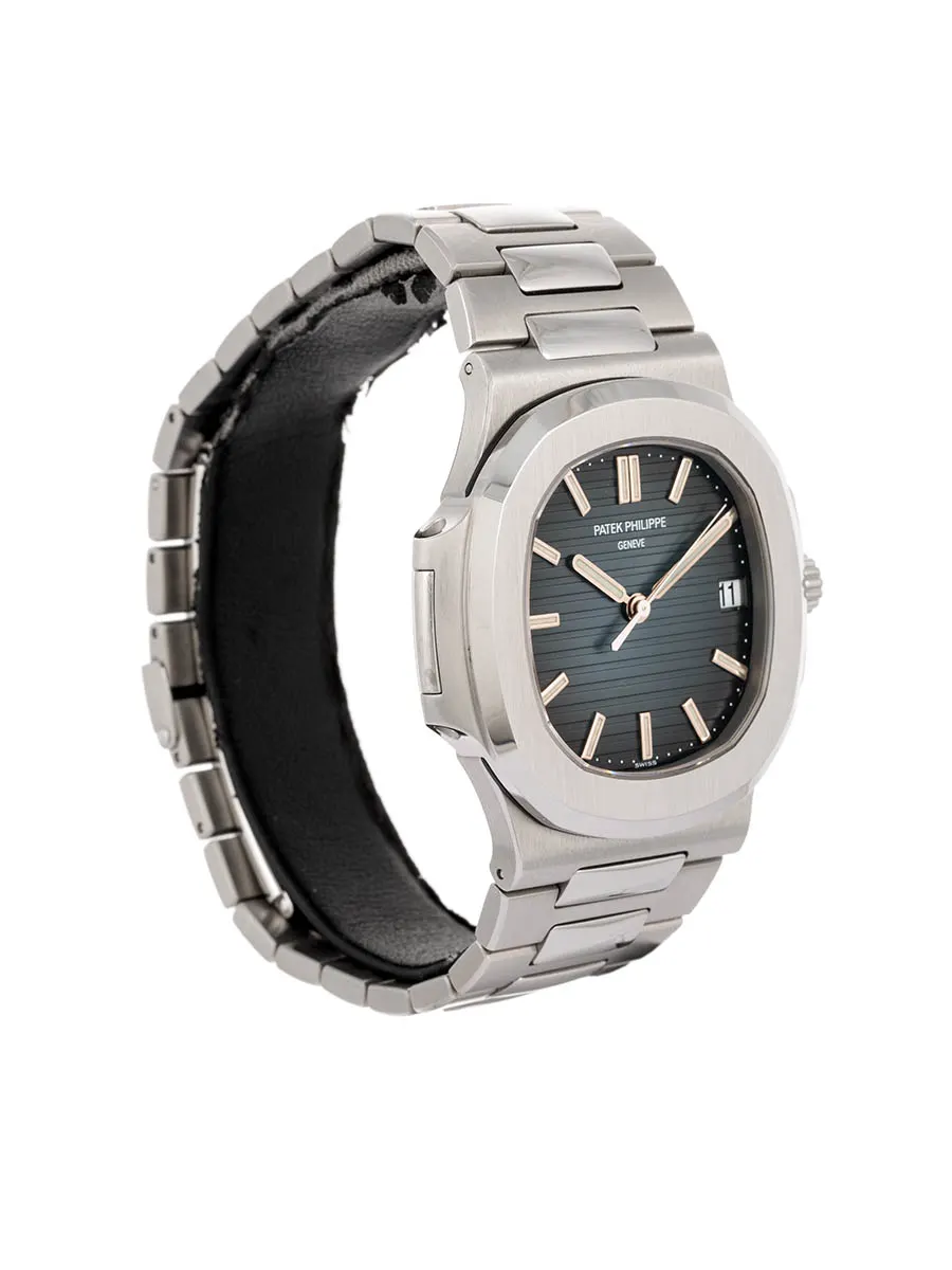 PATEK PHILIPPE NAUTILUS 40MM IN ACCIAIO REF. 5711/1A-001