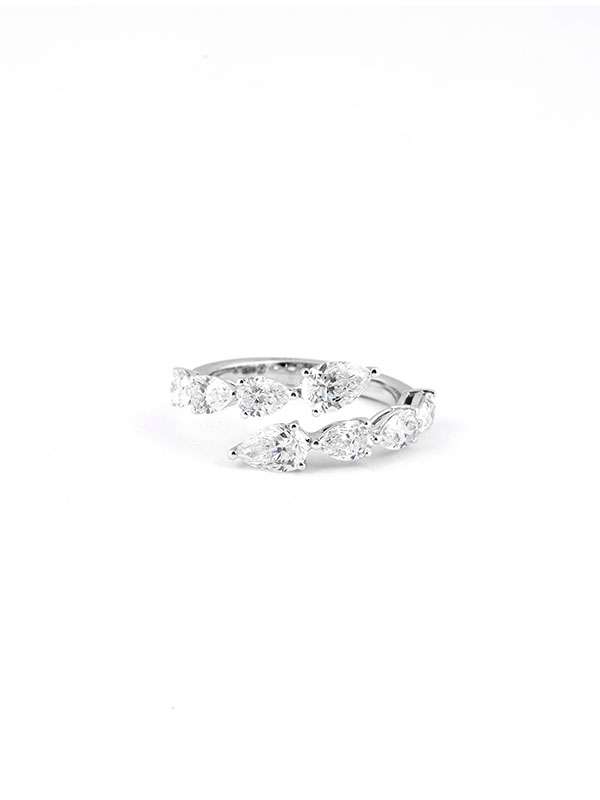 ANELLO CONTRARIE' IN ORO BIANCO 18KT CON DIAMANTI TAGLIO GOCCIA