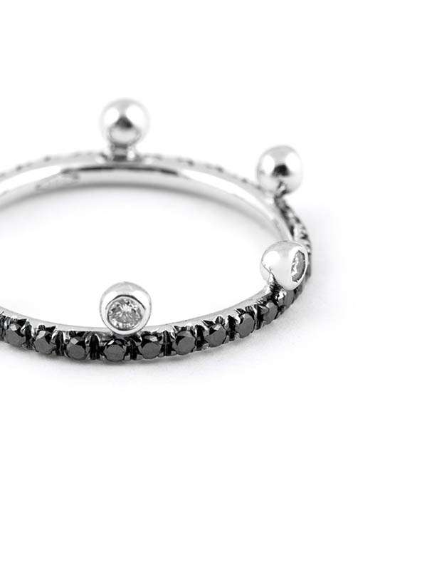 ANELLO CORONA IN ORO BIANCO CON DIAMANTI E DIAMANTI NERI
