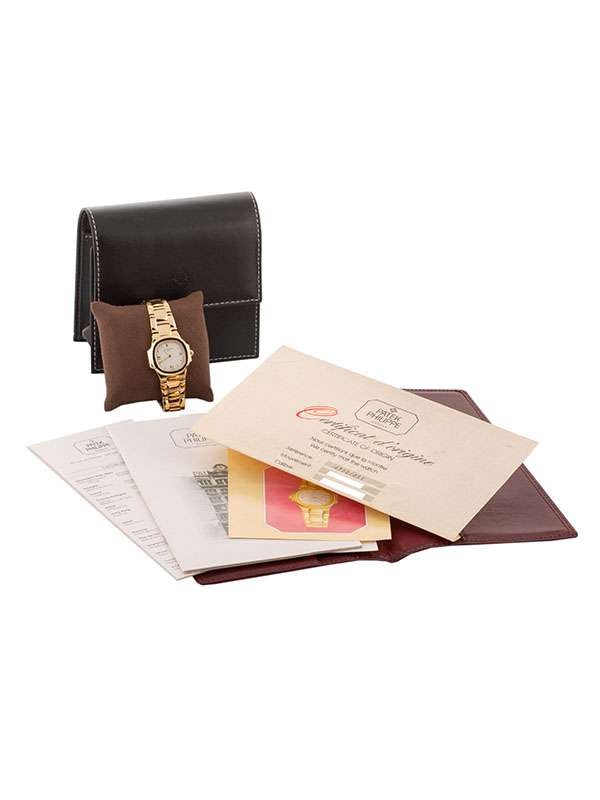 PATEK PHILIPPE NAUTILUS LADY 27MM IN ORO GIALLO 18KT REF. 4700/51