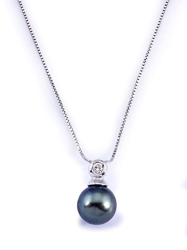 GIROCOLLO IN ORO BIANCO 18KT CON DIAMANTI E PERLA