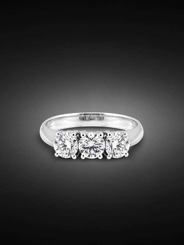 ANELLO TRILOGY IN ORO BIANCO 18KT CON DIAMANTI